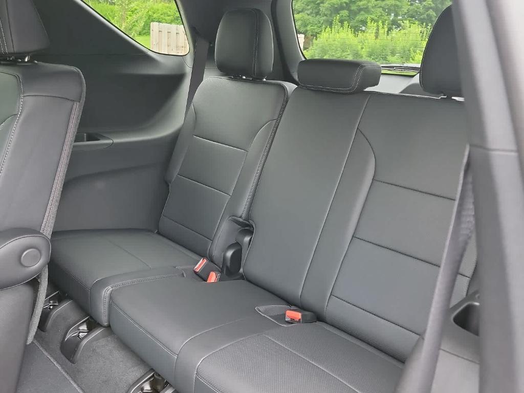 new 2025 Chevrolet Traverse car, priced at $46,060