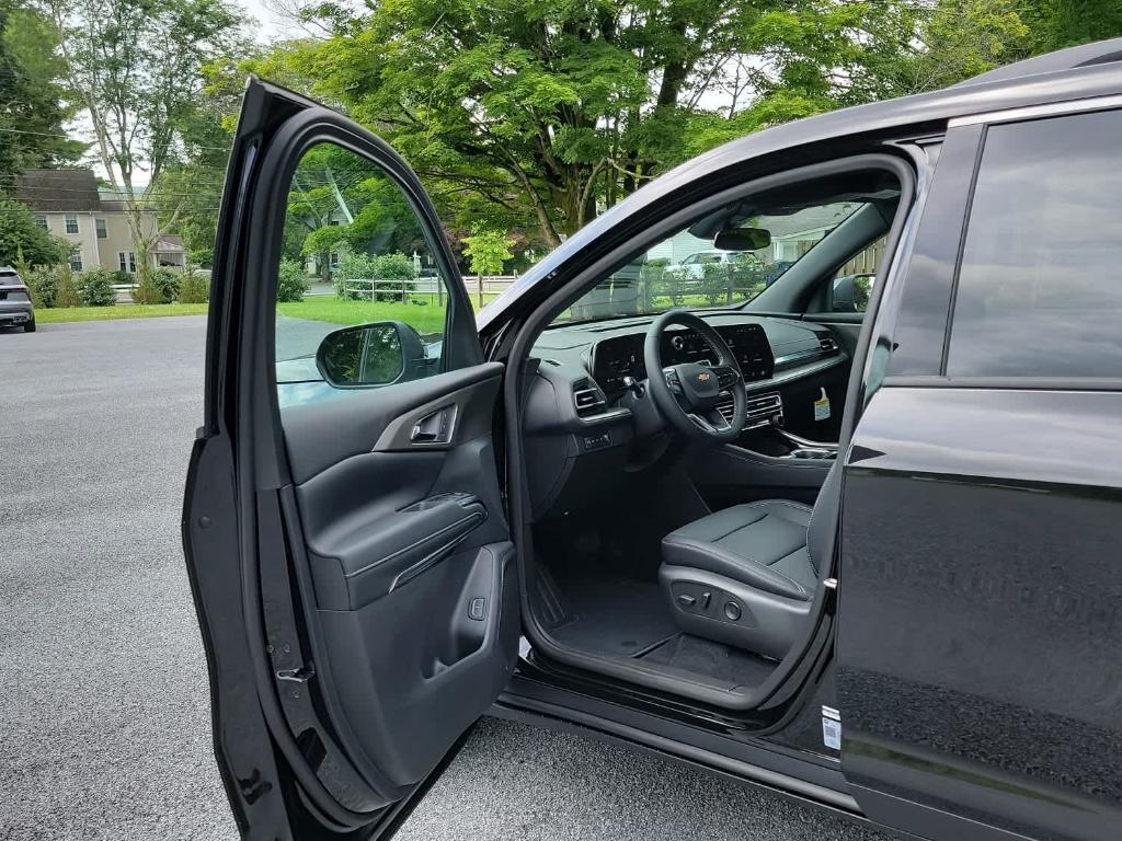 new 2025 Chevrolet Traverse car, priced at $46,060