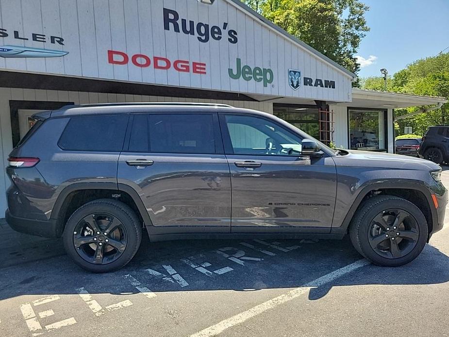 new 2024 Jeep Grand Cherokee L car, priced at $49,275