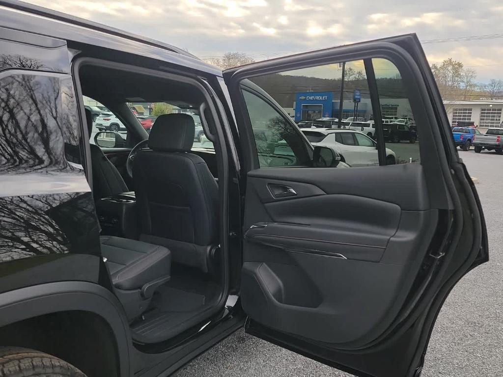 new 2026 Chevrolet Traverse car, priced at $54,740