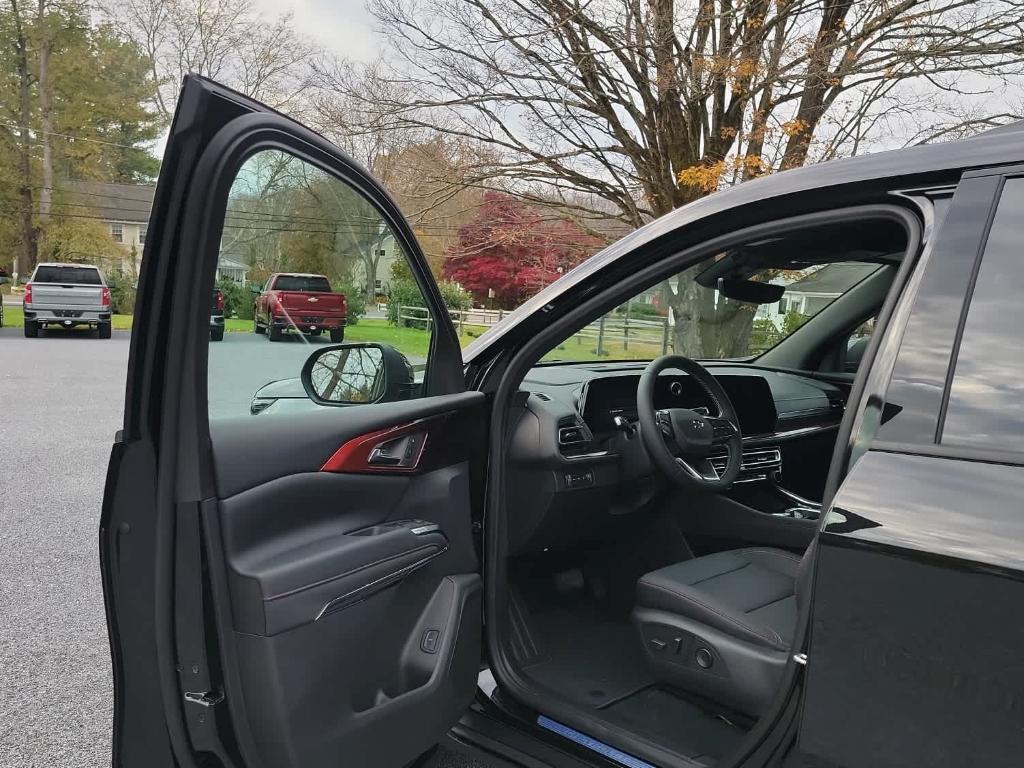 new 2026 Chevrolet Traverse car, priced at $54,740