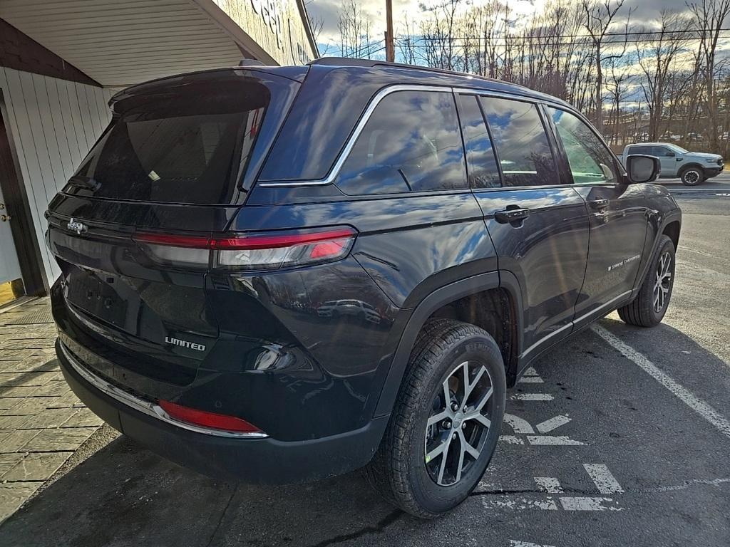 new 2025 Jeep Grand Cherokee car, priced at $44,795