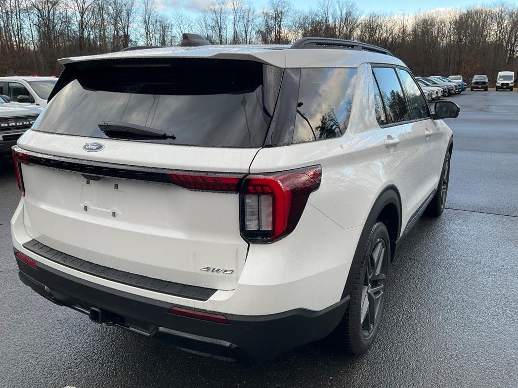 new 2025 Ford Explorer car