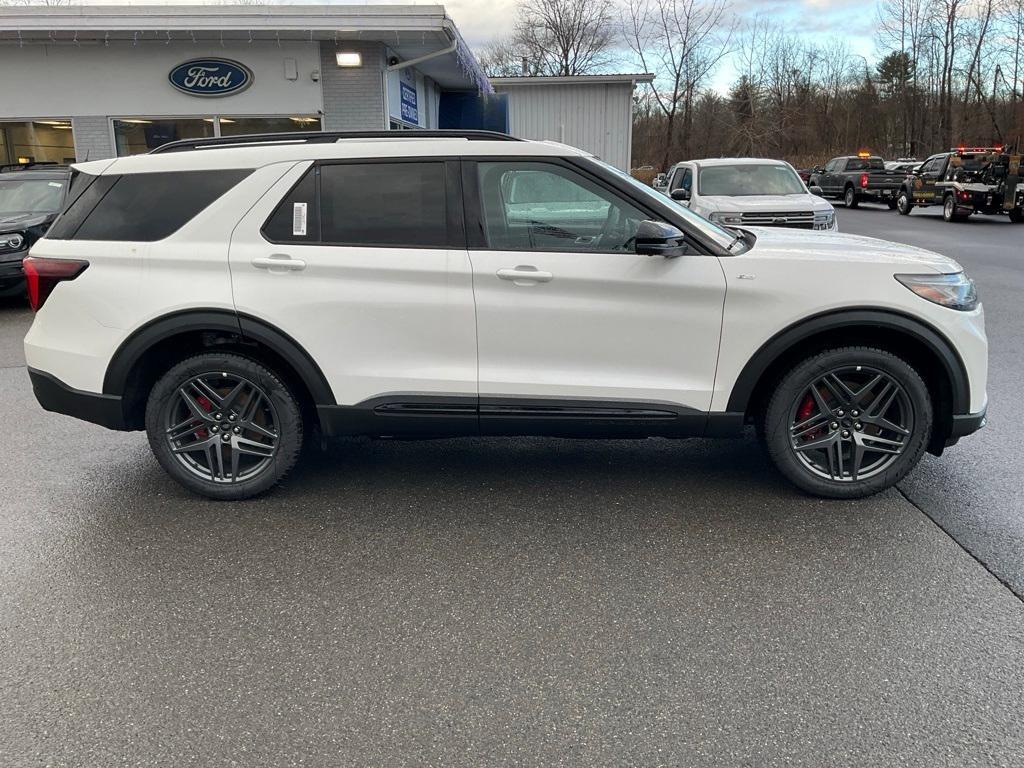 new 2025 Ford Explorer car