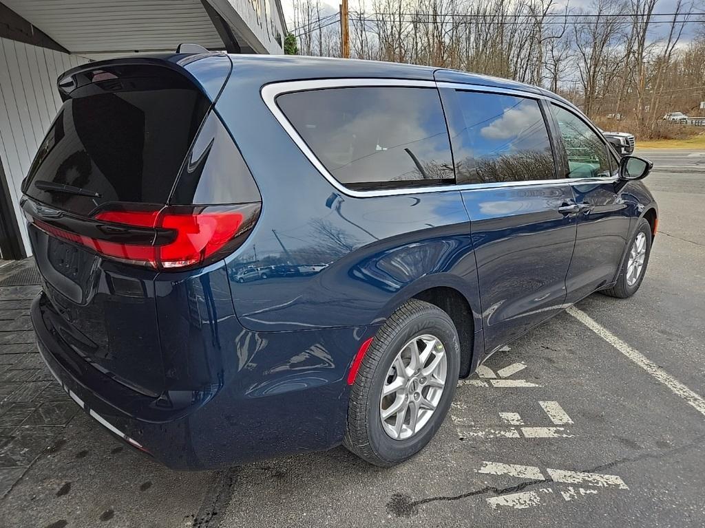 new 2025 Chrysler Pacifica car, priced at $41,640