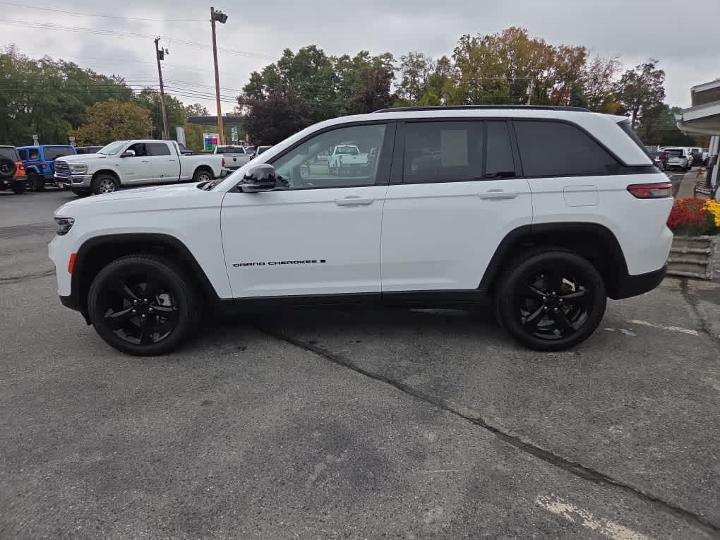 used 2023 Jeep Grand Cherokee car, priced at $27,854