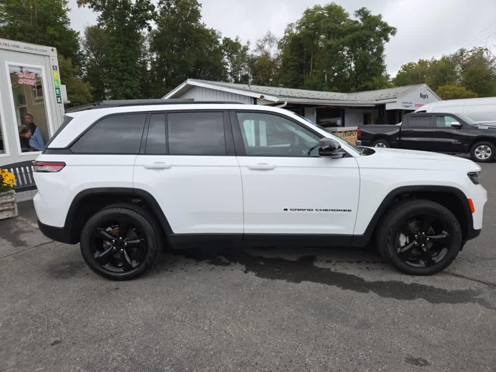 used 2023 Jeep Grand Cherokee car, priced at $27,854