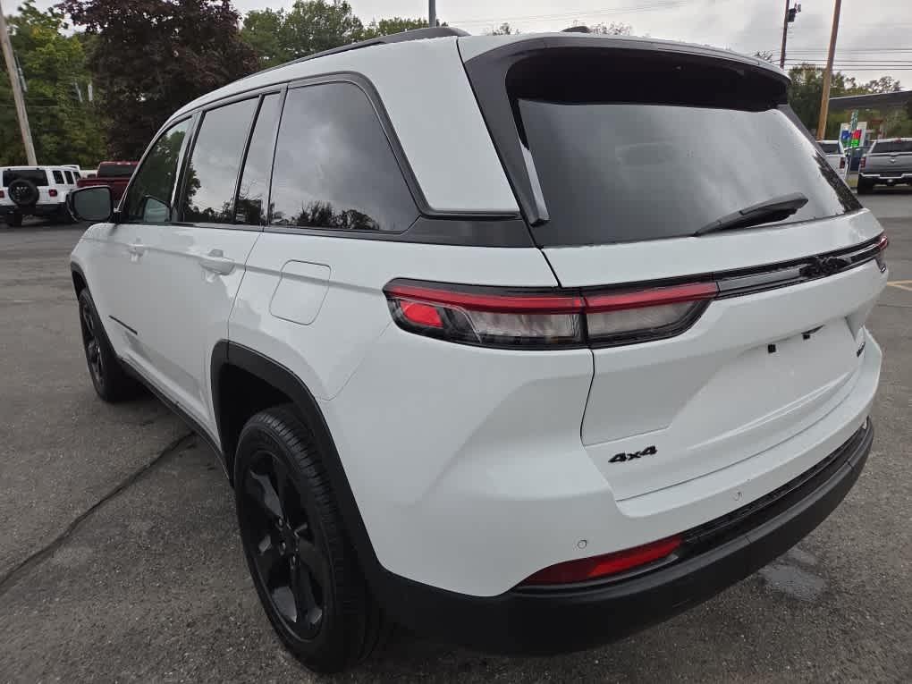 used 2023 Jeep Grand Cherokee car, priced at $27,854