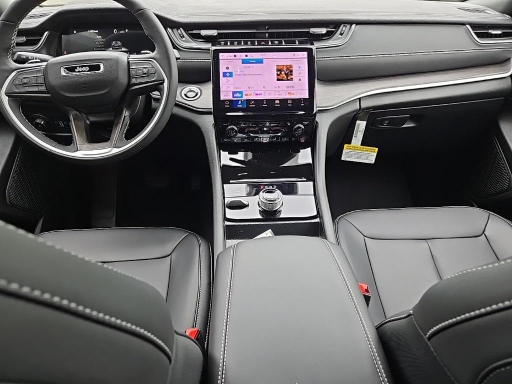 new 2025 Jeep Grand Cherokee car, priced at $47,011