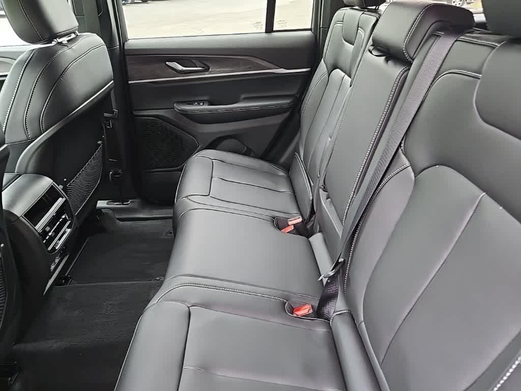 new 2025 Jeep Grand Cherokee car, priced at $46,011