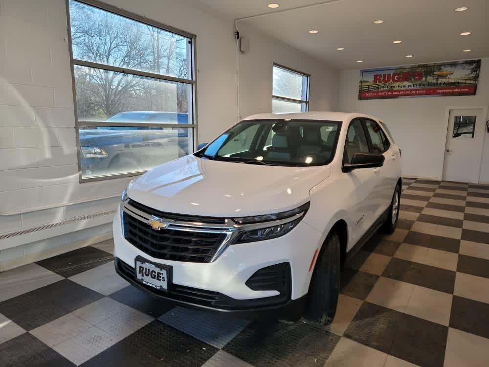 used 2023 Chevrolet Equinox car, priced at $21,900