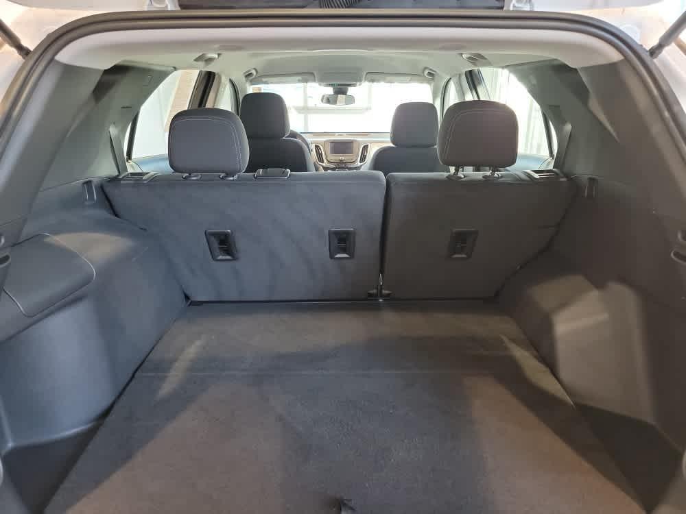 used 2023 Chevrolet Equinox car, priced at $21,900