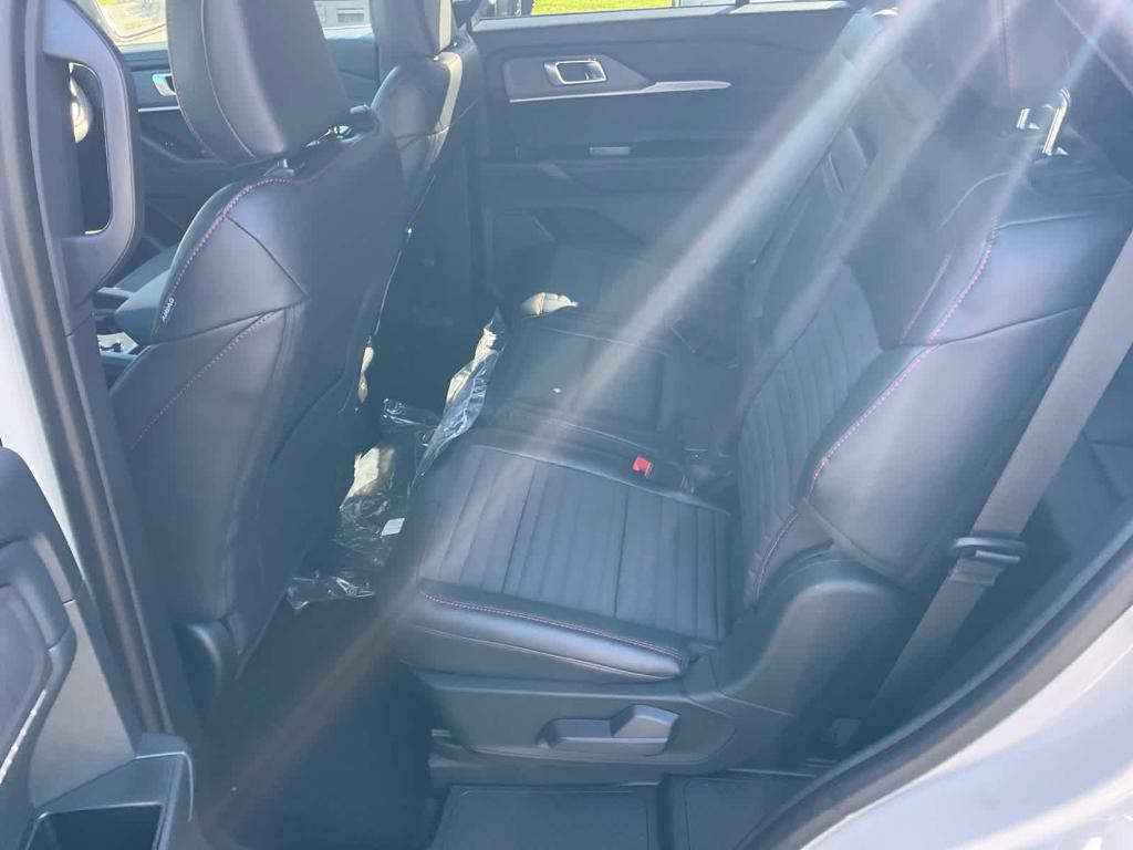 new 2025 Ford Explorer car, priced at $52,375