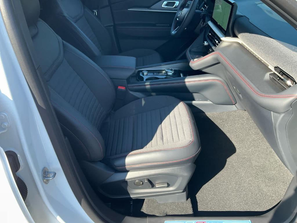 new 2025 Ford Explorer car, priced at $52,375