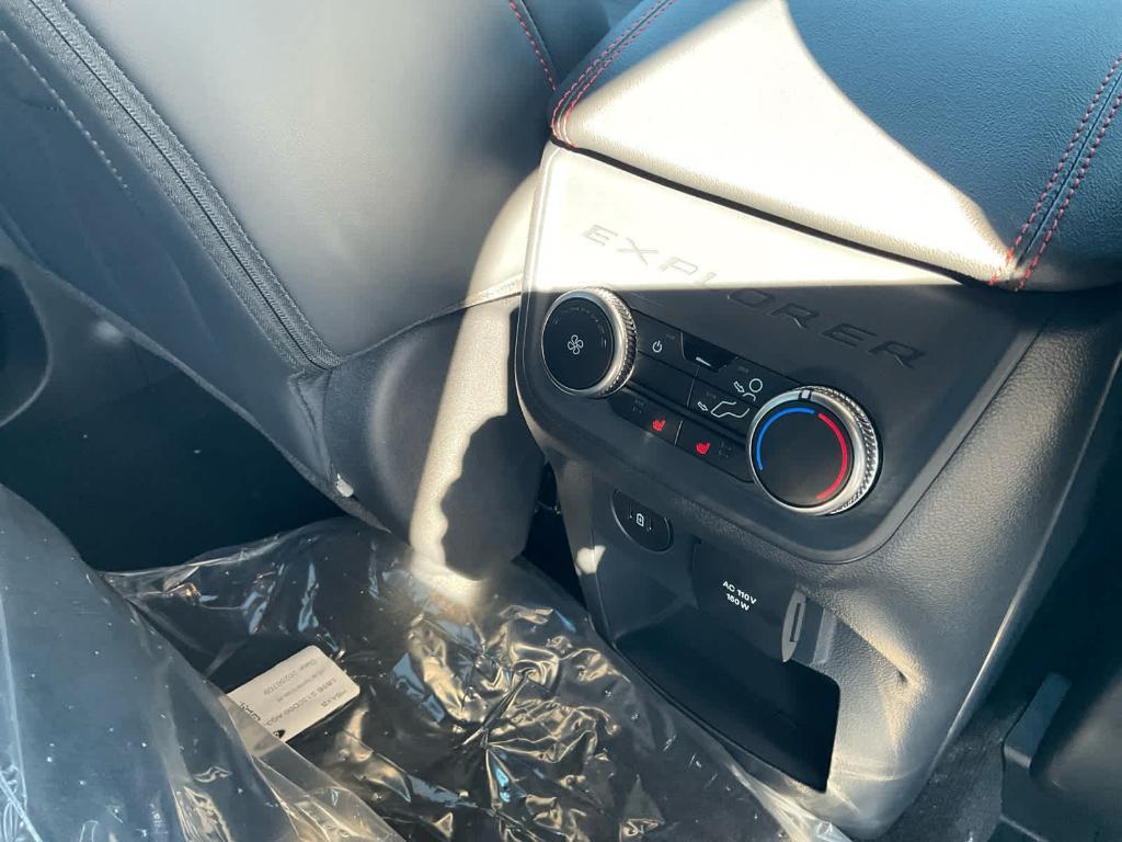 new 2025 Ford Explorer car, priced at $52,375