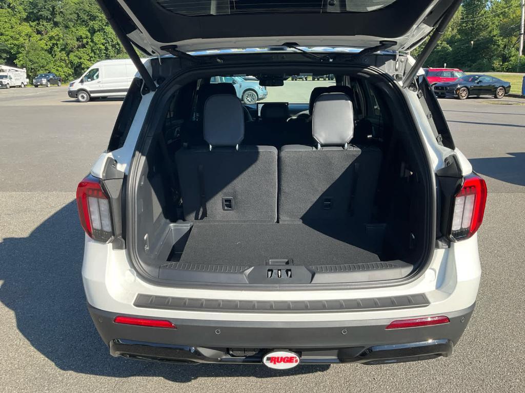 new 2025 Ford Explorer car, priced at $52,375