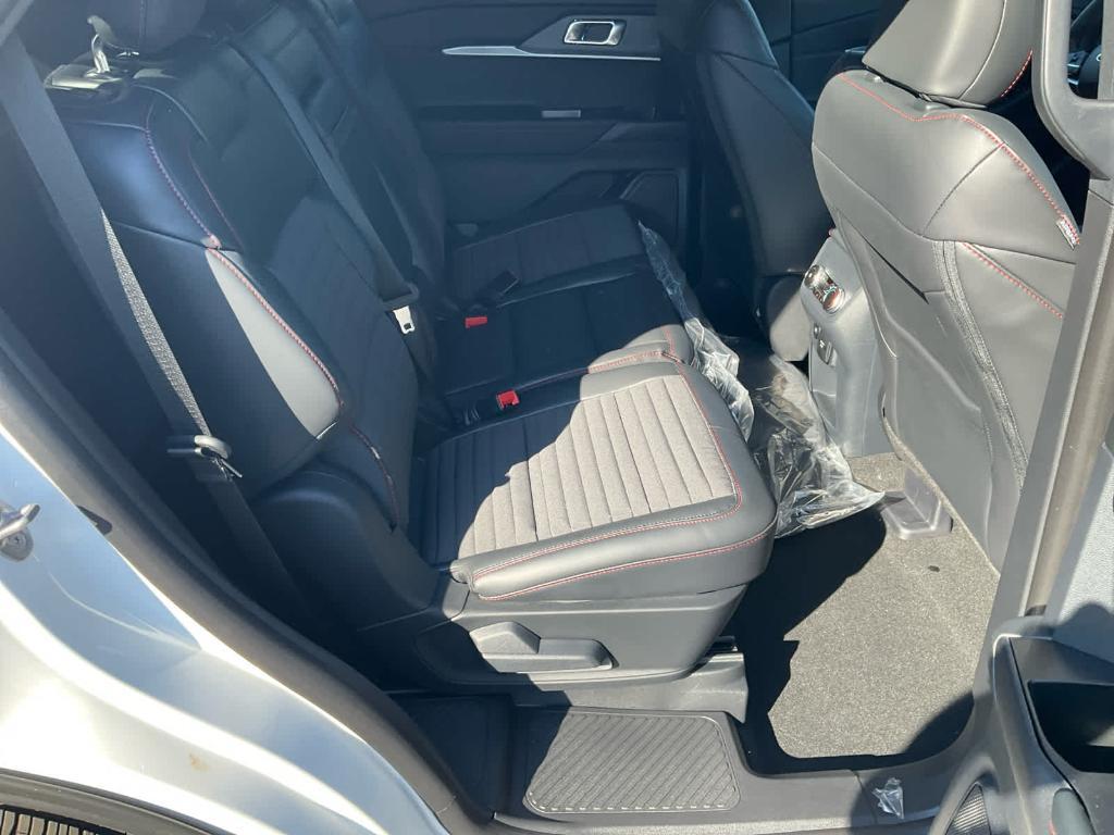 new 2025 Ford Explorer car, priced at $52,375