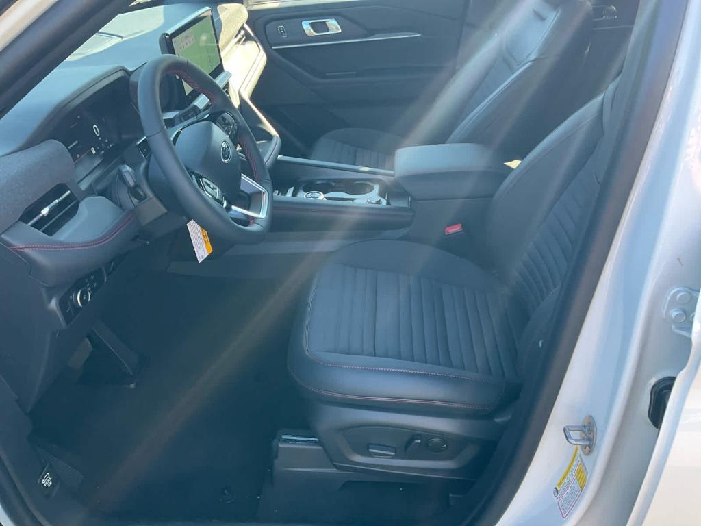 new 2025 Ford Explorer car, priced at $52,375