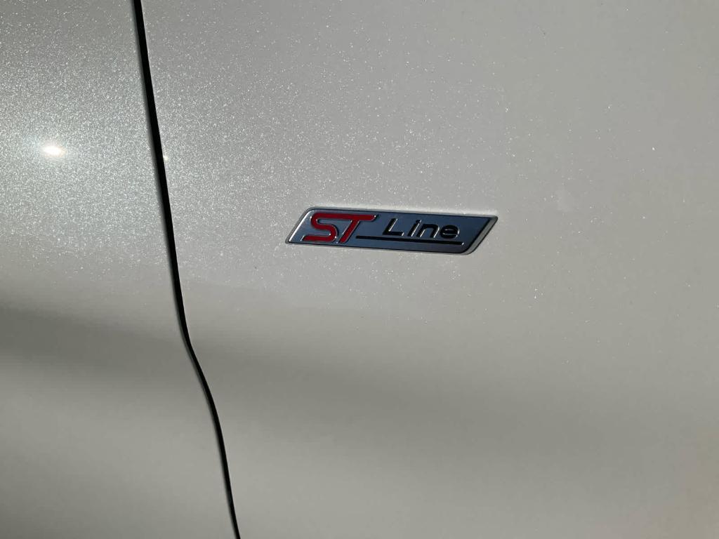 new 2025 Ford Explorer car, priced at $52,375