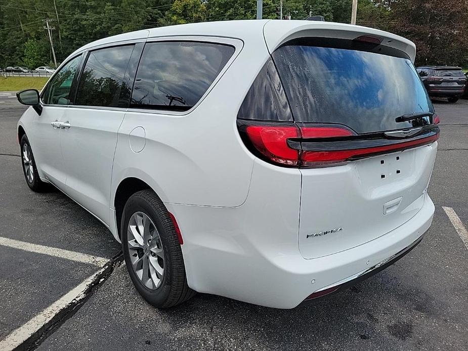 new 2024 Chrysler Pacifica car, priced at $42,069