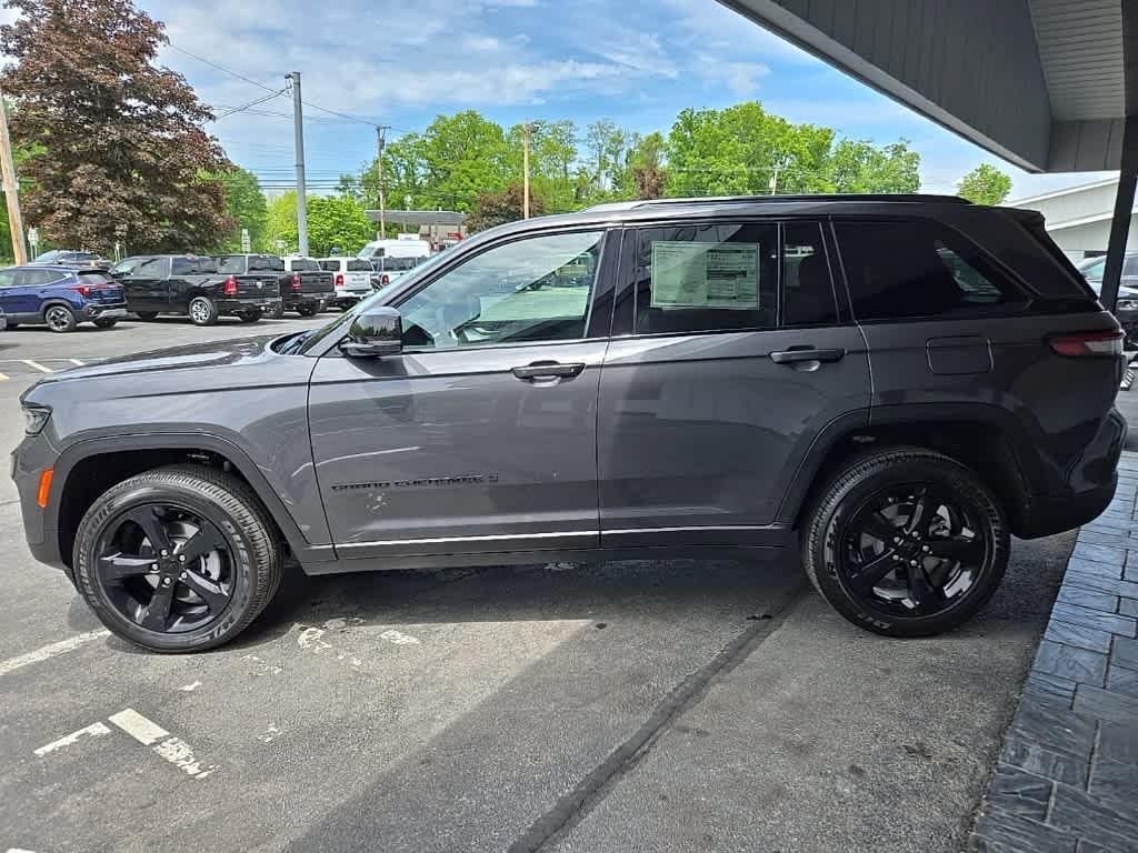 new 2025 Jeep Grand Cherokee car, priced at $44,355
