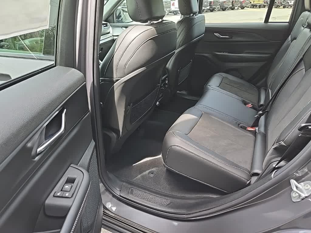 new 2025 Jeep Grand Cherokee car, priced at $44,355