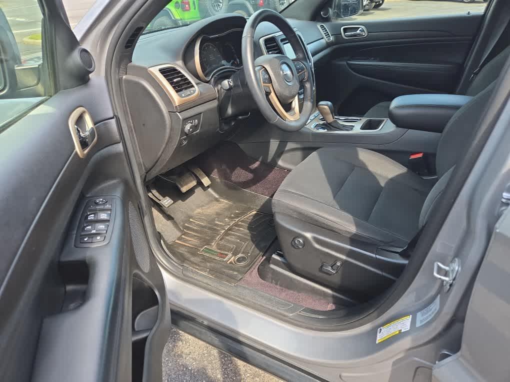 used 2017 Jeep Grand Cherokee car, priced at $16,864