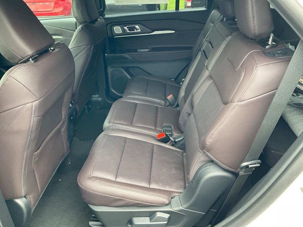 new 2025 Ford Explorer car, priced at $52,701
