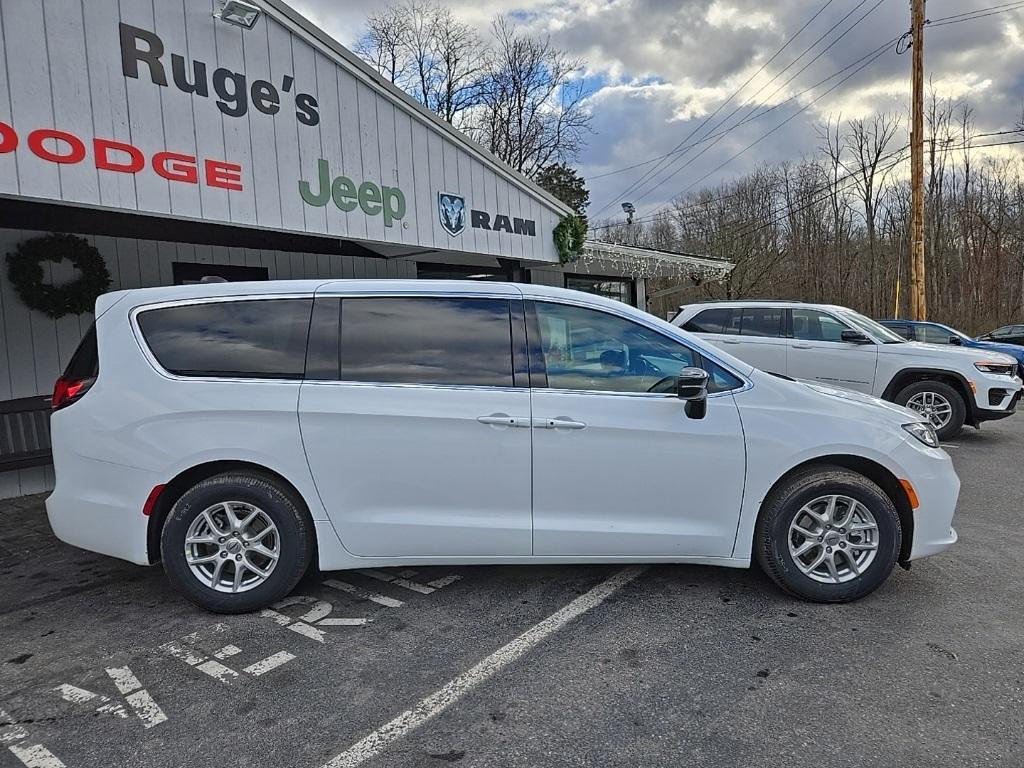 new 2025 Chrysler Pacifica car, priced at $41,145