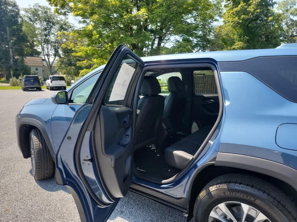 new 2026 Chevrolet Equinox car, priced at $34,310