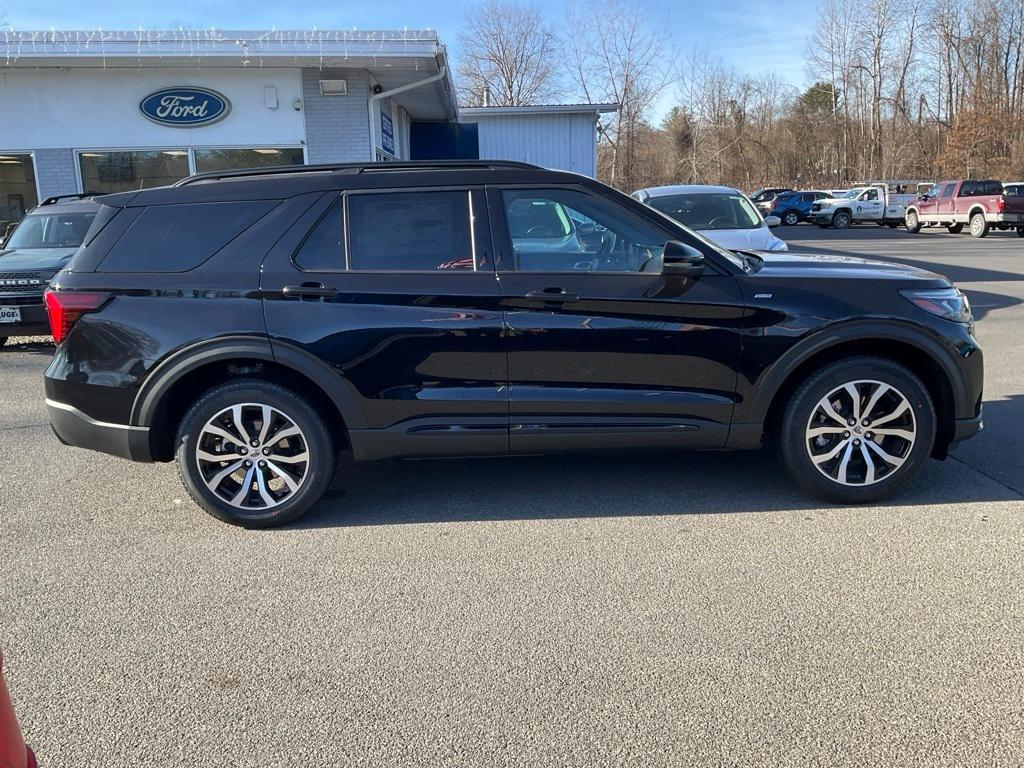 new 2025 Ford Explorer car