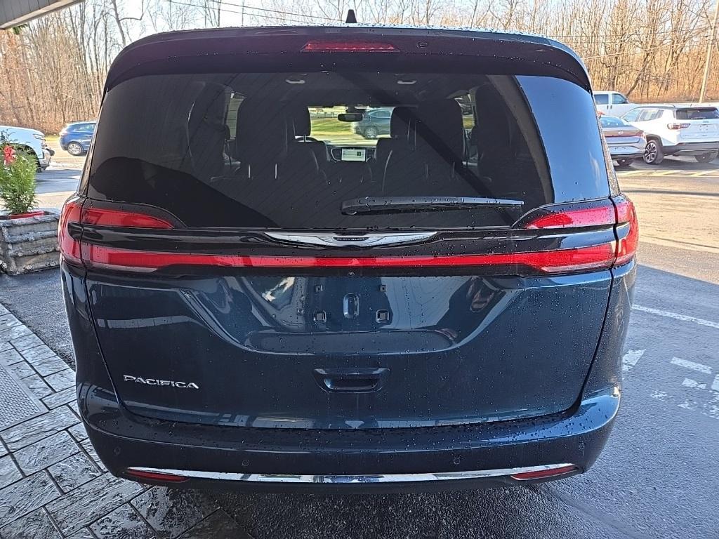 new 2025 Chrysler Pacifica car, priced at $41,640