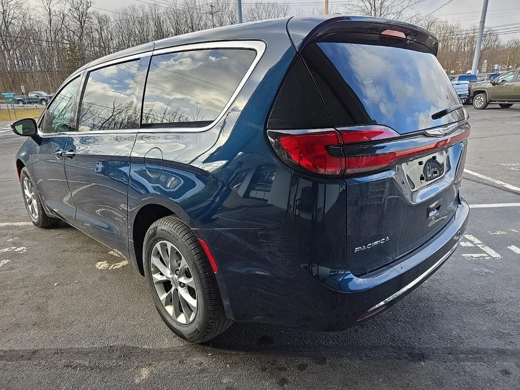 new 2025 Chrysler Pacifica car, priced at $44,635