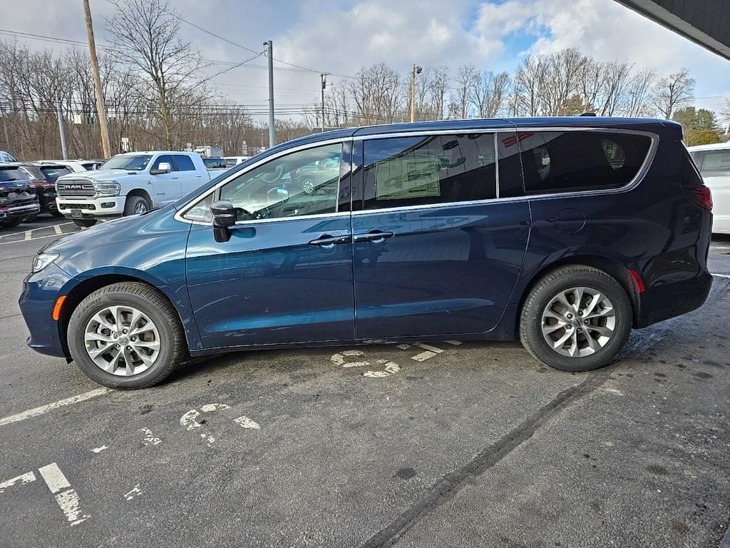 new 2025 Chrysler Pacifica car, priced at $44,635