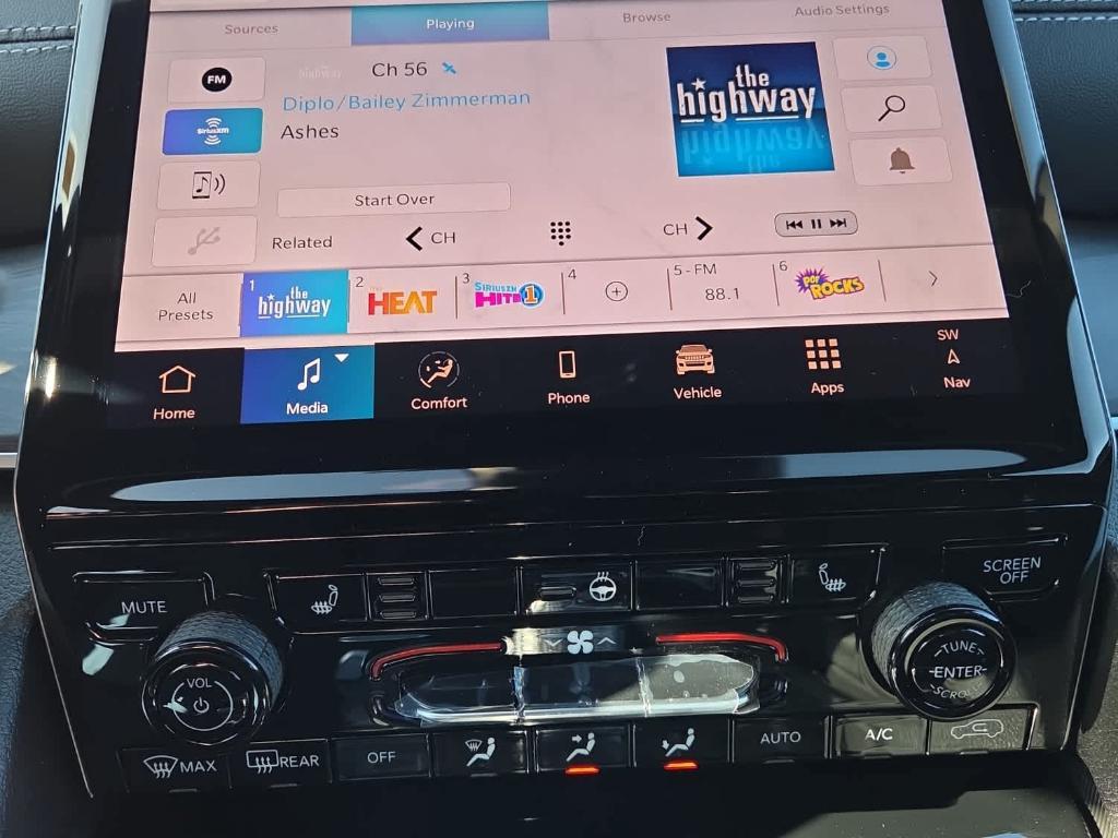 new 2025 Jeep Grand Cherokee car, priced at $50,910