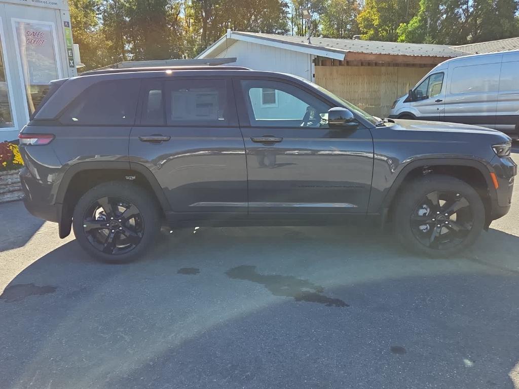 new 2025 Jeep Grand Cherokee car, priced at $50,910