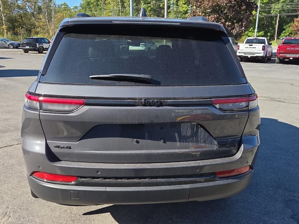 new 2025 Jeep Grand Cherokee car, priced at $50,910