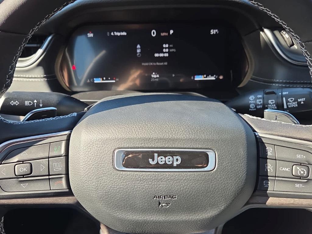new 2025 Jeep Grand Cherokee car, priced at $50,910