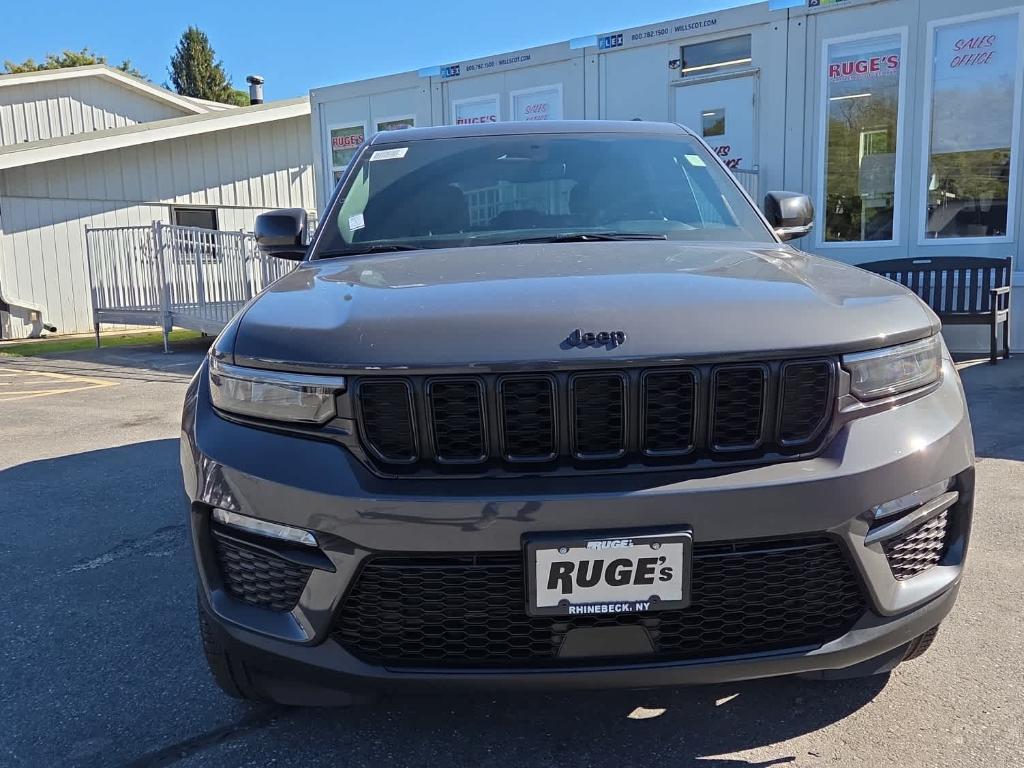 new 2025 Jeep Grand Cherokee car, priced at $50,910