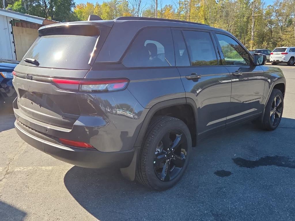 new 2025 Jeep Grand Cherokee car, priced at $50,910