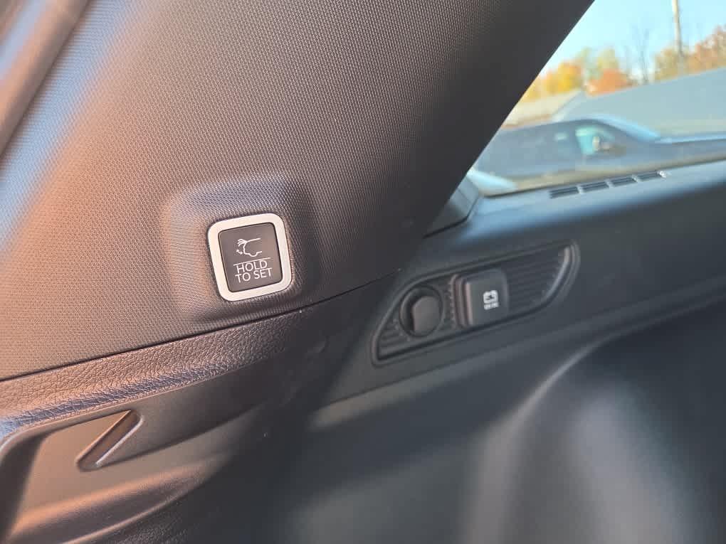 new 2025 Jeep Grand Cherokee car, priced at $45,670