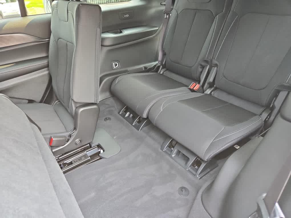 new 2025 Jeep Grand Cherokee L car, priced at $43,575