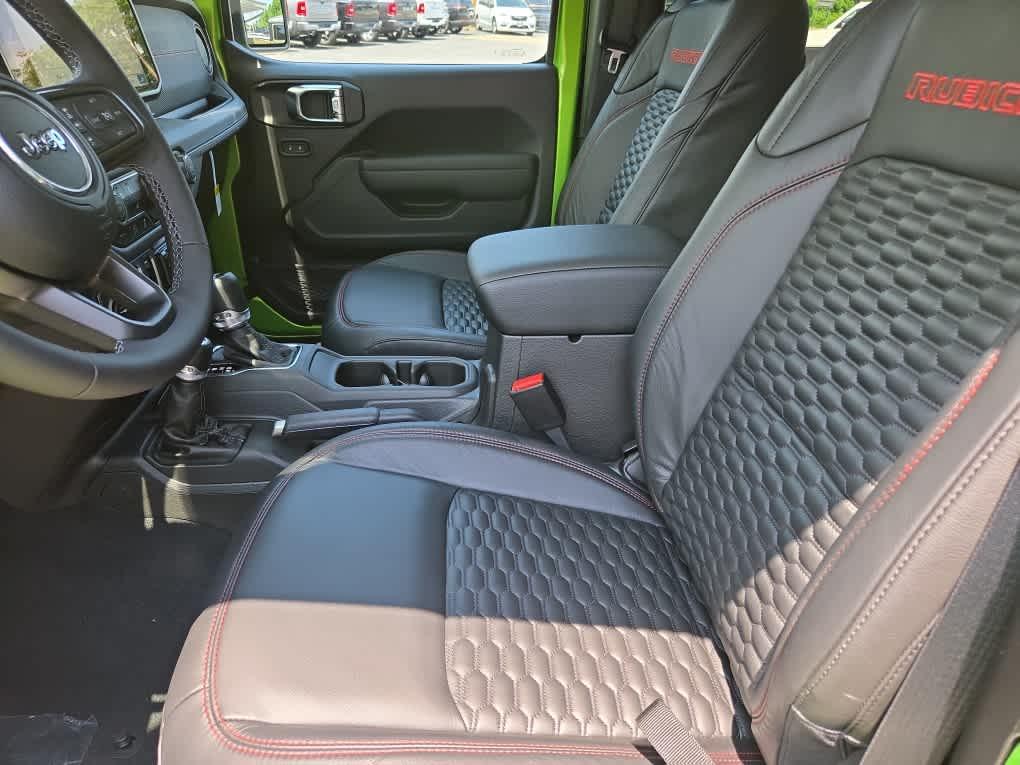 new 2025 Jeep Wrangler car
