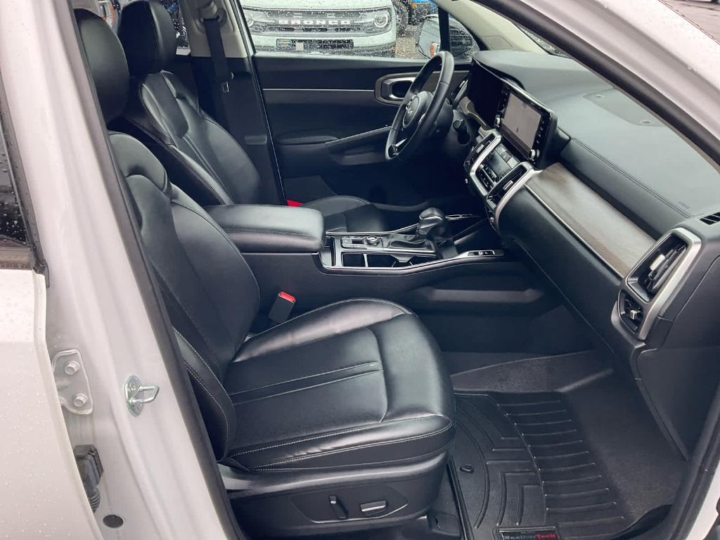 used 2023 Kia Sorento car, priced at $29,700