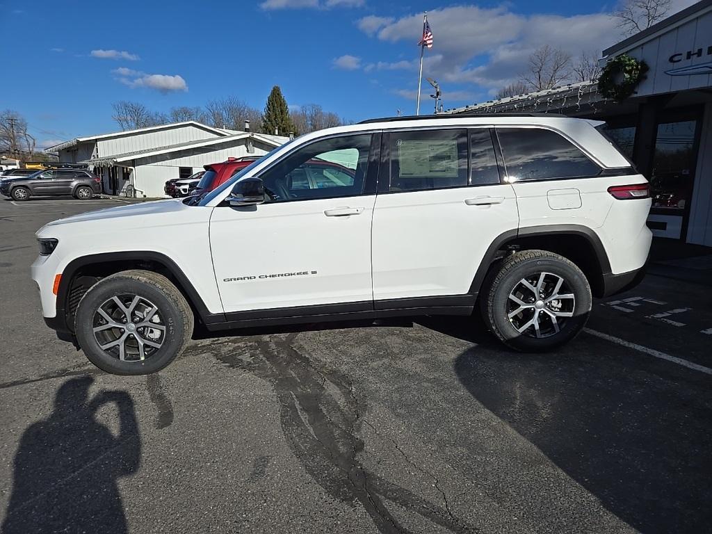 new 2025 Jeep Grand Cherokee car, priced at $46,715