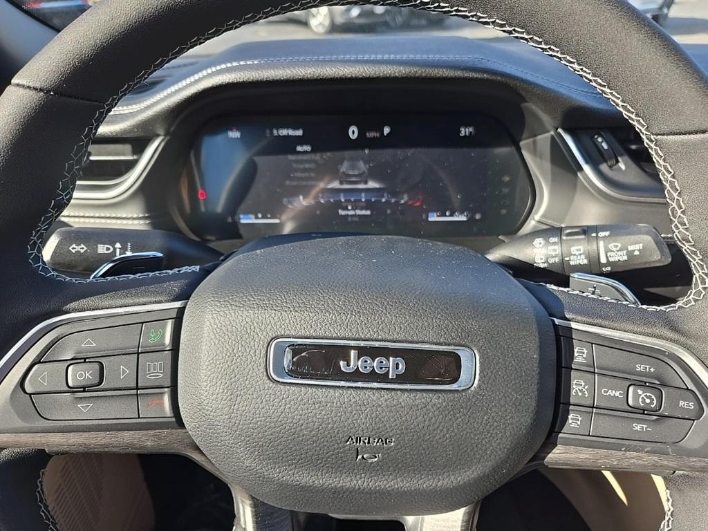 new 2025 Jeep Grand Cherokee car, priced at $46,715