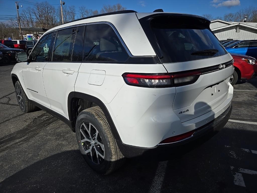 new 2025 Jeep Grand Cherokee car, priced at $46,715