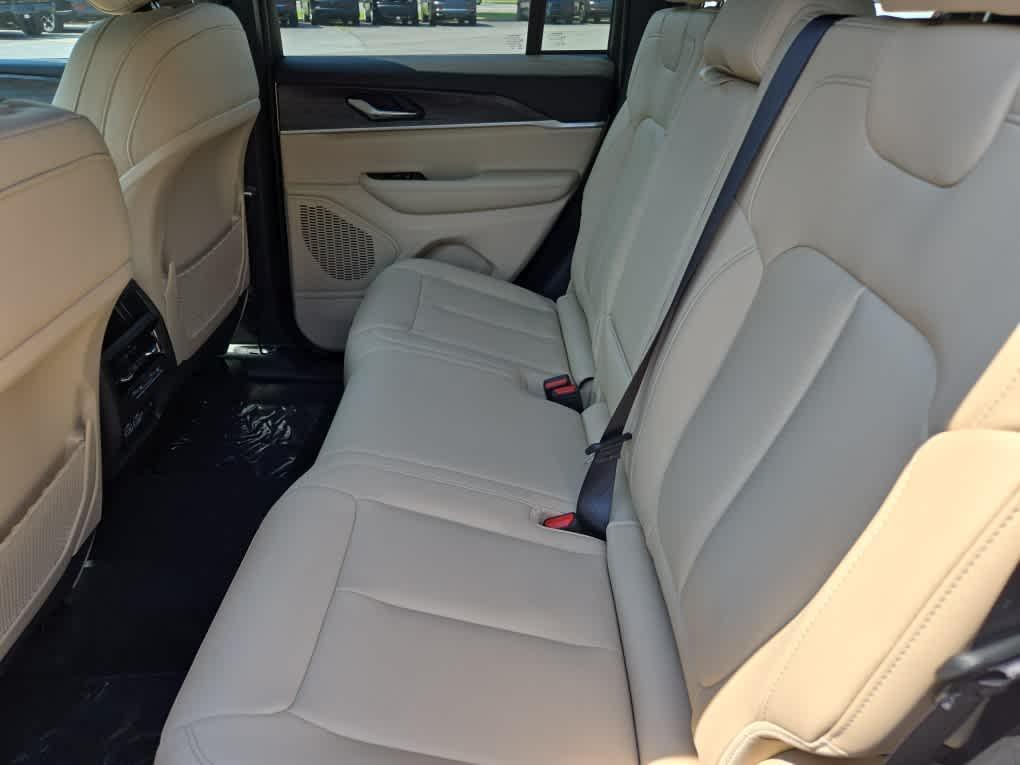 new 2025 Jeep Grand Cherokee car, priced at $48,985