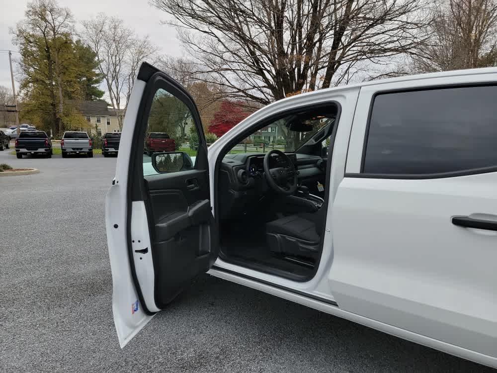 new 2026 Chevrolet Colorado car, priced at $43,155