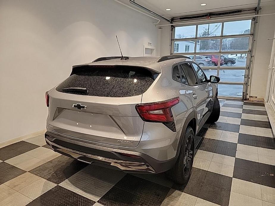 new 2025 Chevrolet Trax car